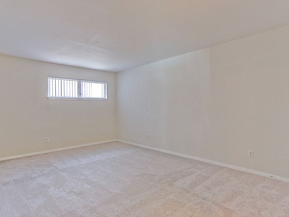 2nd image of 3703 Roseland St Unit 1-12-17
