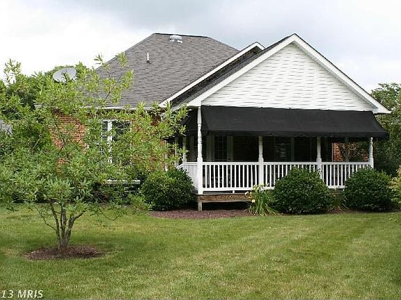 3rd image of 815 Buckner Dr