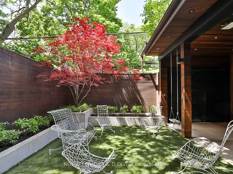 426 Ontario St — Photo 36