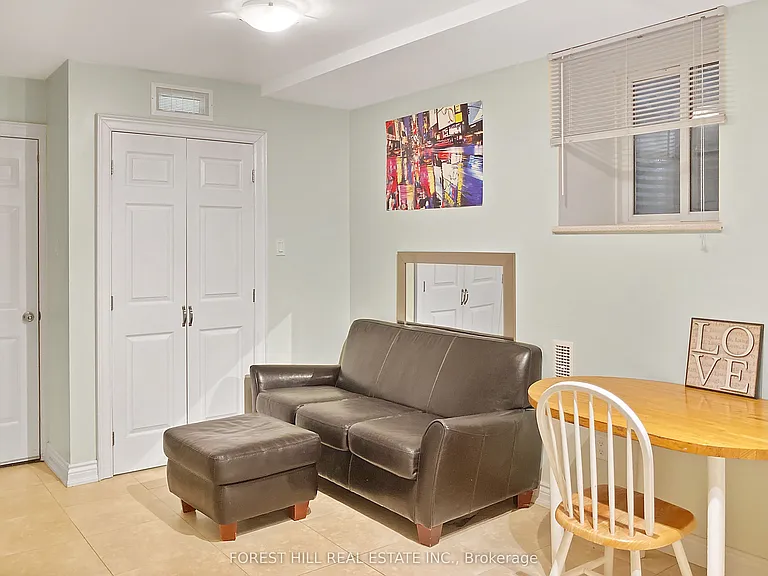 1491 Dundas St W #1B — Photo 2