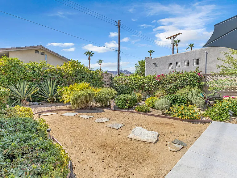 53945 Eisenhower Dr — Photo 61