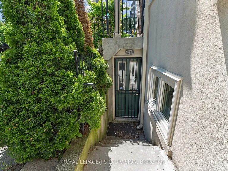 102 Earl Pl — Photo 39