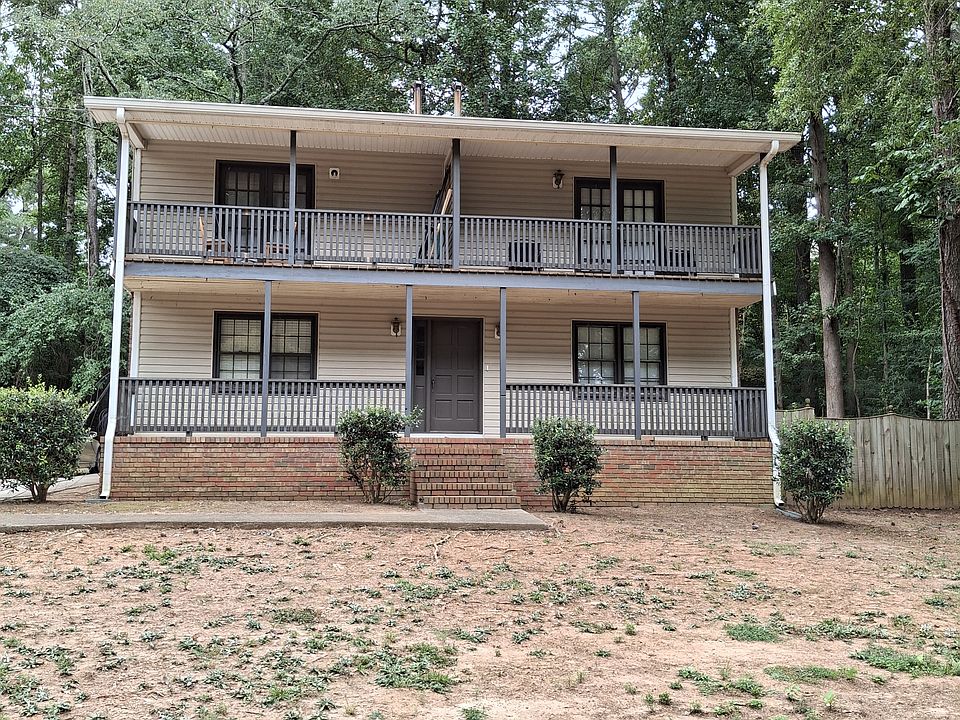 Front view 32 April Ave