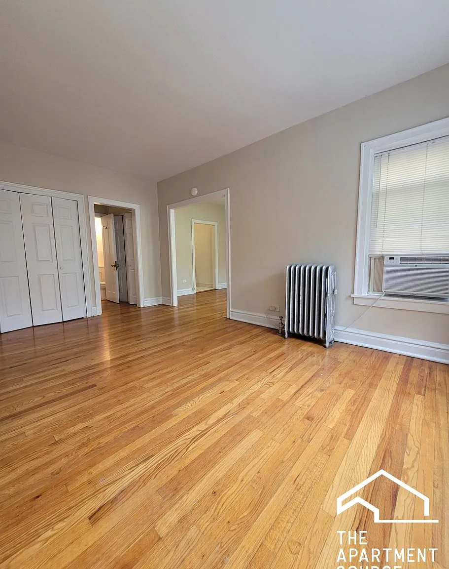 916 Reba Place #1N — Photo 2