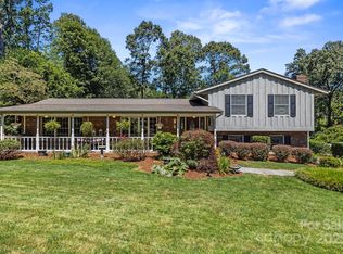 8 English Pl, Candler, NC 28715