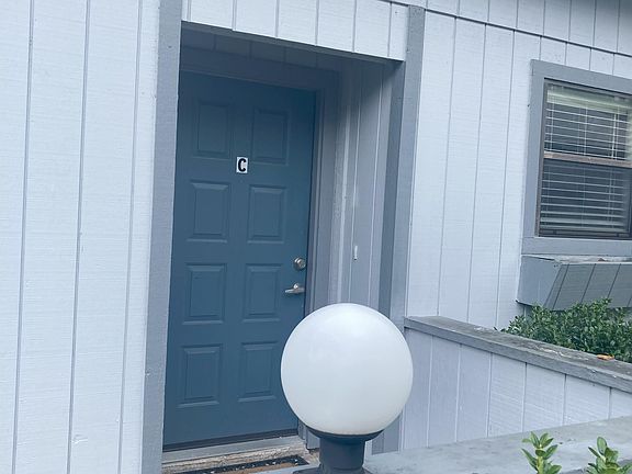 4th image of 1290 Jefferson Ave #C