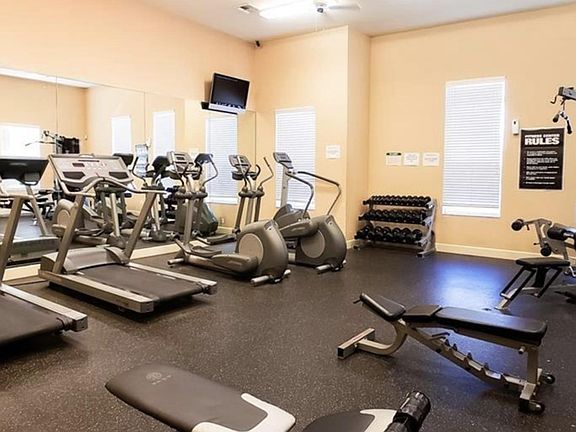 5th image of 2616 Lodi Cir APT 107