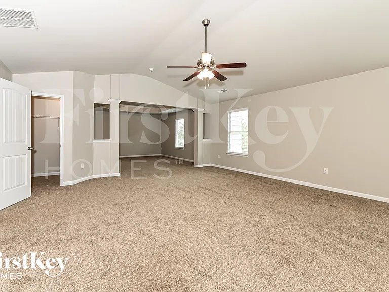 145 Janney Cir — Photo 7