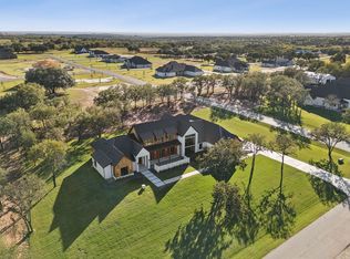 200 Russell Rd, Hudson Oaks, TX 76087