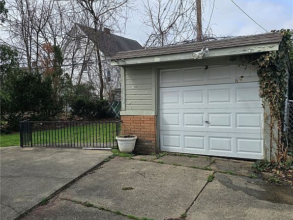 3rd image of 3710 Pennington Rd