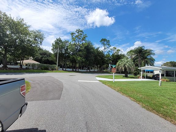 4th image of 529 Eastwood Ln