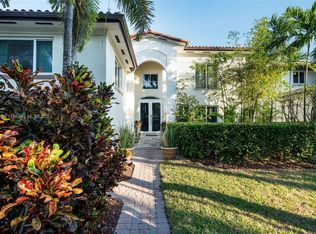 4419 N Bay Rd, Miami Beach, FL 33140