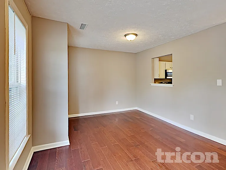 3328 Neptune Dr — Photo 3