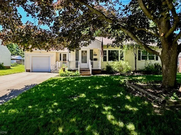 1495 Fairview Pl, Alliance, OH 44601