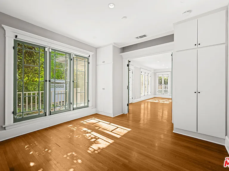1441 N Ogden Dr — Photo 14