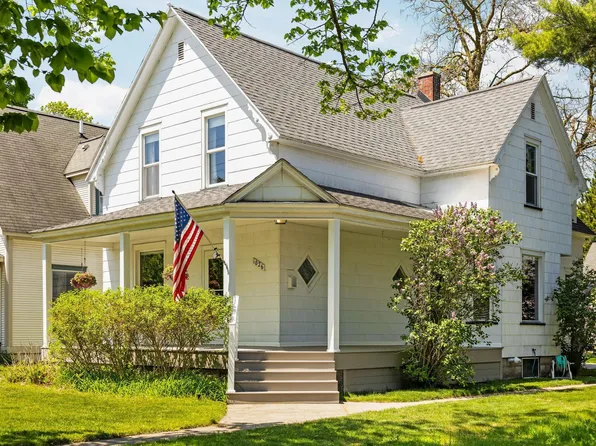 1026 W Front St, Traverse City, MI 49684