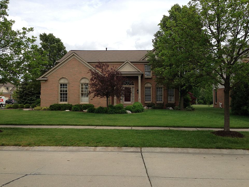 1st image of 44845 Seabrook Dr