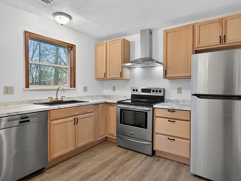 506 Seagraves Ave — Photo 12