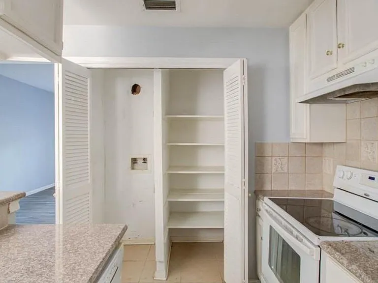 11711 Memorial Dr #381 — Photo 5