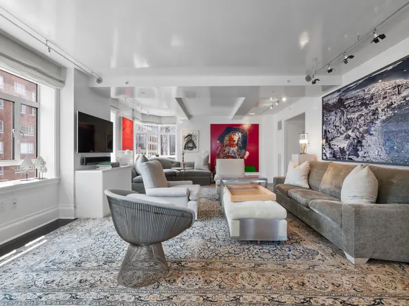 21 East 61st Street image 2 of 22