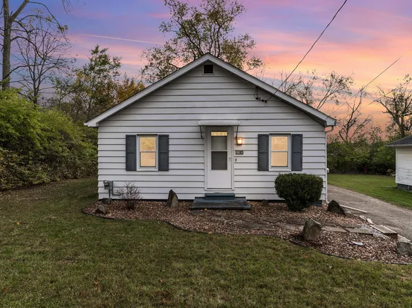 1197 S Dettman Rd, Jackson, MI 49203