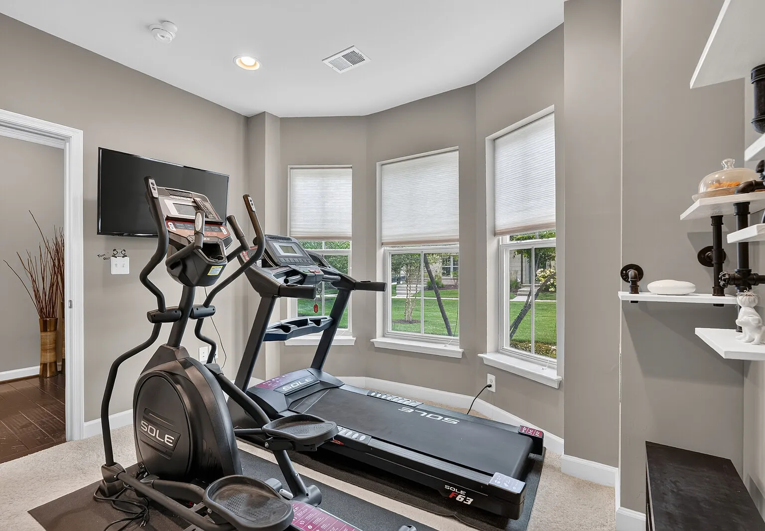 4 bed, 4.5 bath, 3327 sqft, $4,800 — Photo 3