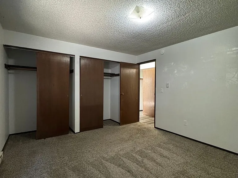 1204 N B St — Photo 13