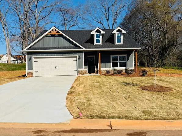 57 Crane St, Maysville, GA 30558