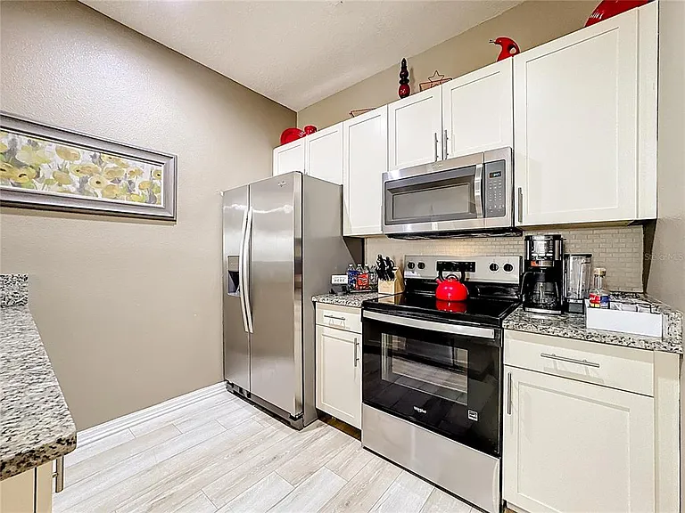 8986 Shine Dr — Photo 10