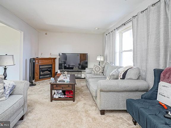 3rd image of 951 New Jersey Ave