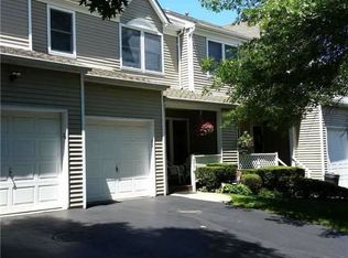 25 Sea Court Ln #25, Prt Jefferson, NY 11777