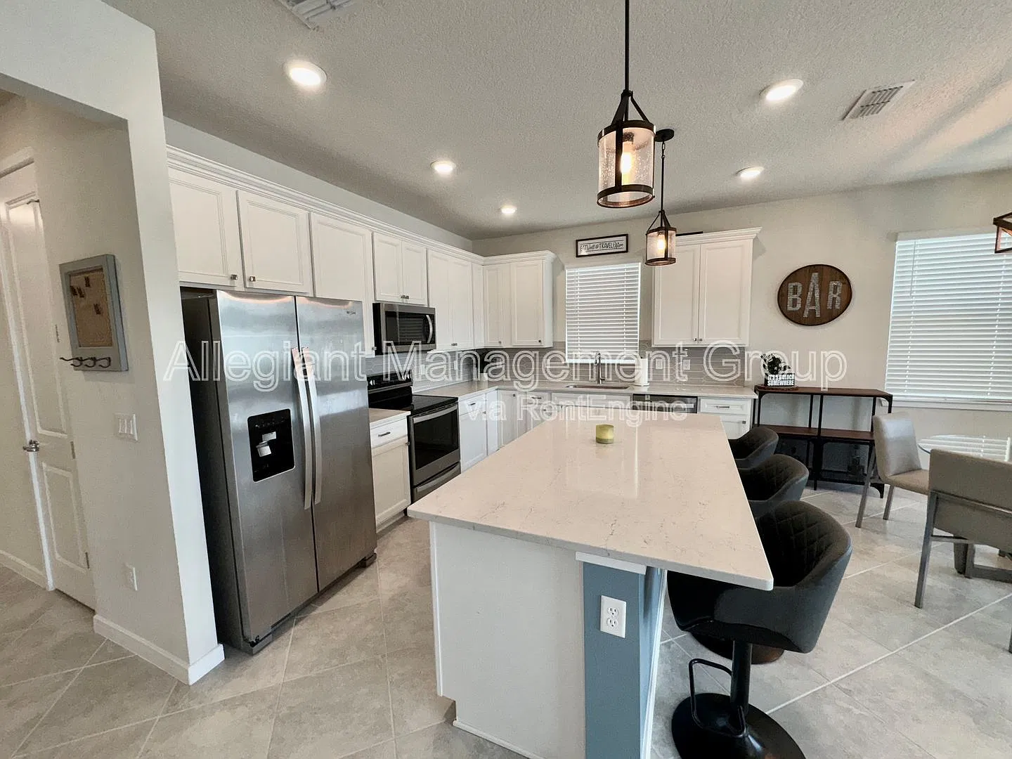 4 bed, 2.0 bath, 1828 sqft, $2,925 — Photo 4