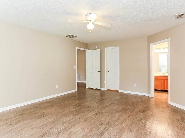 1146 Carthage Dr — Photo 13