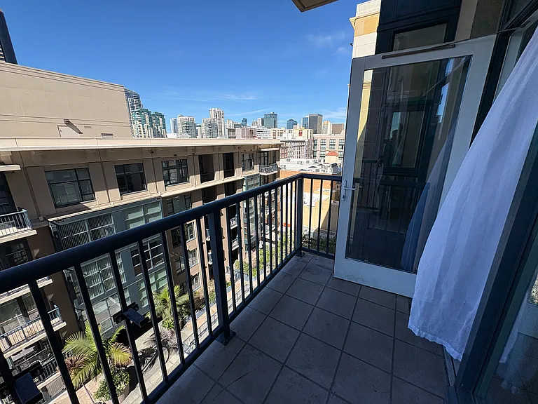 530 K St #711 — Photo 32