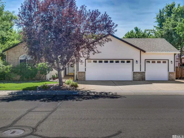 965 Springfield Dr, Gardnerville, NV 89460