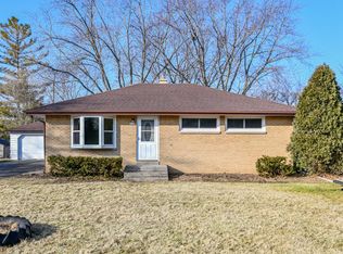8761 S Chicago Rd, Franklin, WI 53154