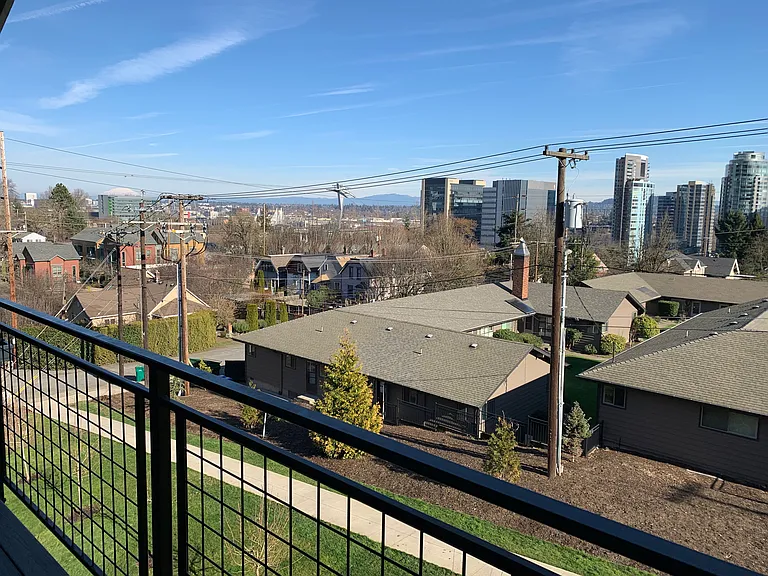 3745 SW Water Ave #101 — Photo 9