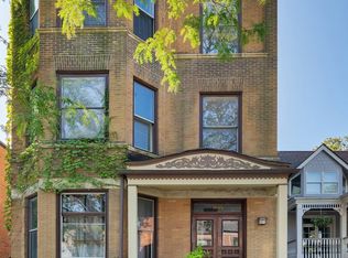 1049 W Wellington Ave, Chicago, IL 60657