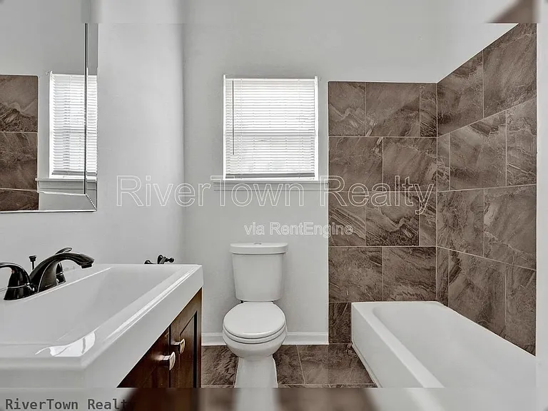 439 Simpson Ave — Photo 5