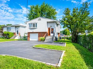 263 Commack Rd, Deer Park, NY 11729