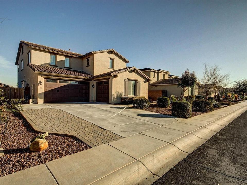 1st image of 2464 E Donato Dr