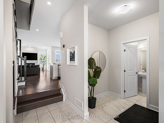 4th image of 800 Solarium Ave