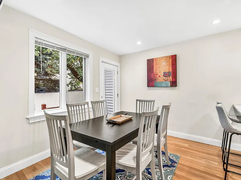 10 Bradbury St #10 — Photo 8