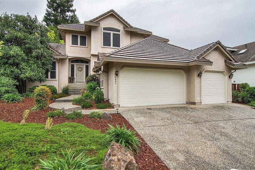 1st image of 2641 Highwood Dr