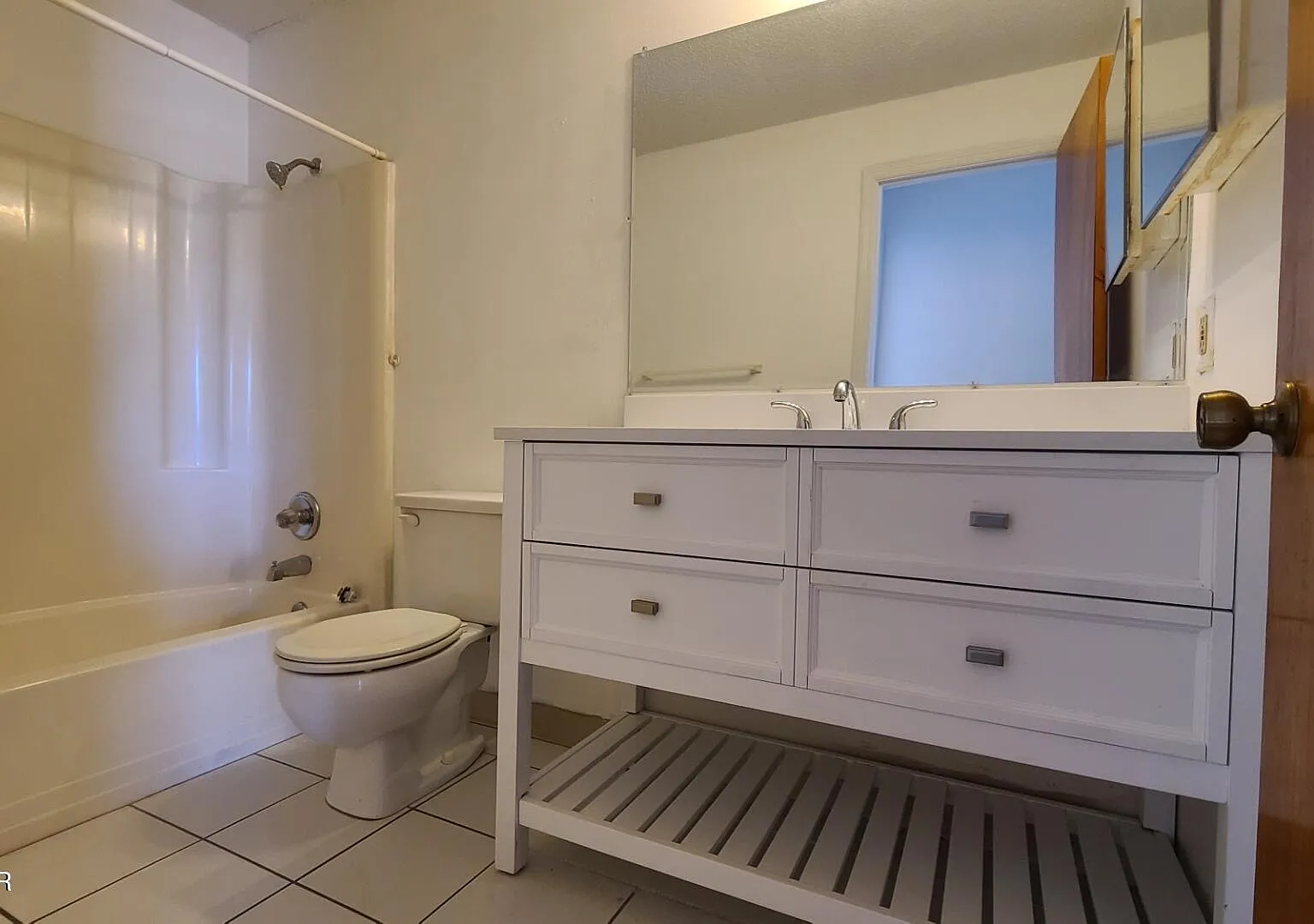 1 bed, 1.0 bath, 608 sqft, $995 — Photo 4