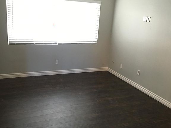 3rd image of 3735 32nd St APT 4