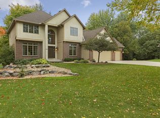 405 Upland Ln N, Plymouth, MN 55447