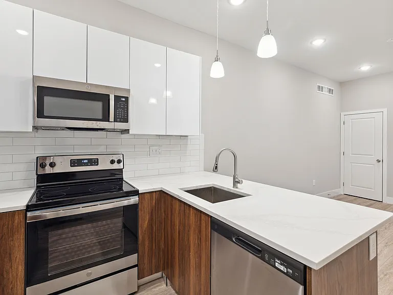 1333 Snyder Ave #1 — Photo 2