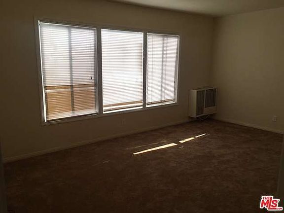 2nd image of 846 W 83rd St