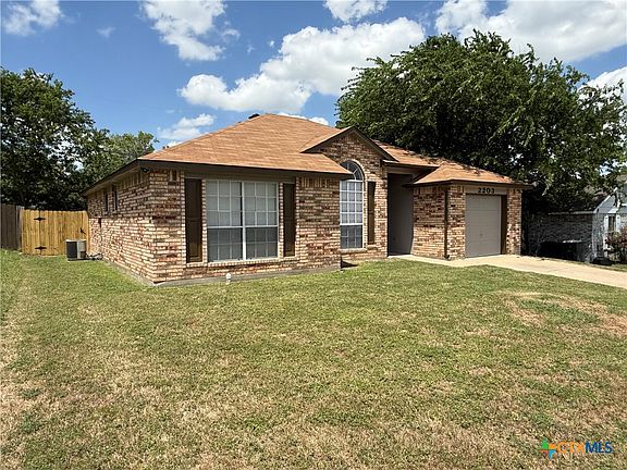 4th image of 2203 Bluebonnet Dr